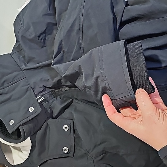 Hollister large black and white fleece lining zip up jacket - Picture 8 of 8